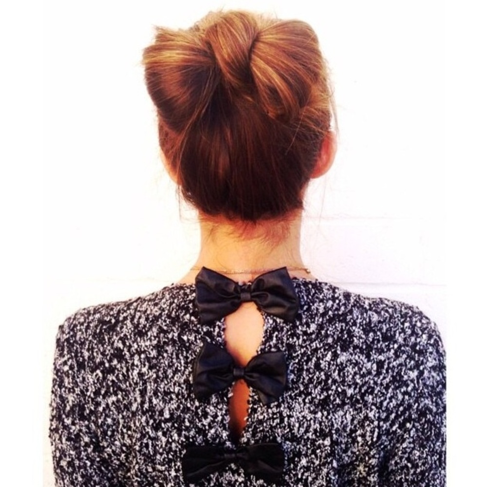 LF Leather Bow Back Speckled Sweater